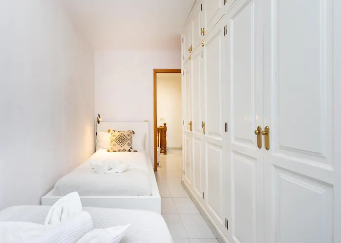 Home2book Cozy Coastal Duplex & Pool, Caletillas