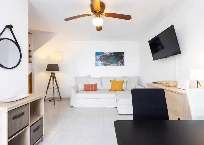 Appartamento Home2book Cozy Coastal Duplex & Pool, Caletillas