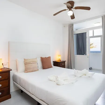 Home2book Cozy Coastal Duplex & Pool, Caletillas شقة *
