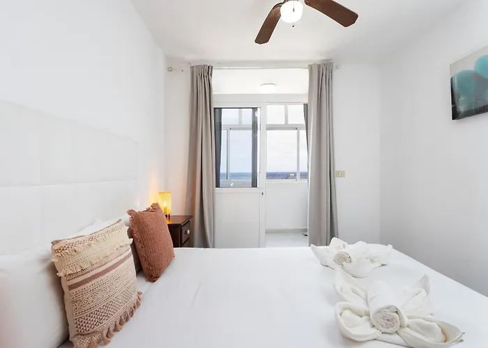 Home2book Cozy Coastal Duplex & Pool, Caletillas Apartmán *